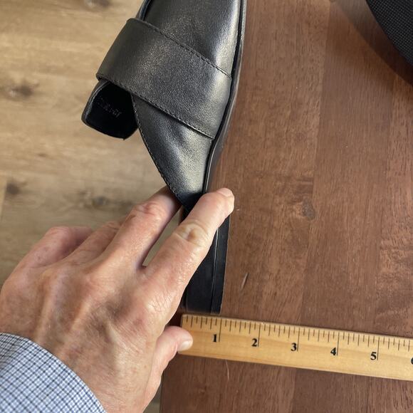 Black Leather Mules Sz 7 Pointy Toe Vero Cuoio Witchy Goth Brass Buckle Fringe - Picture 14 of 15